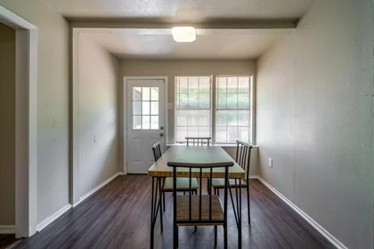 Dairenin tamamı Ikamet yerinde konumu Street, TX, Houston, United States, 77033, 10 23 görüntüsü
