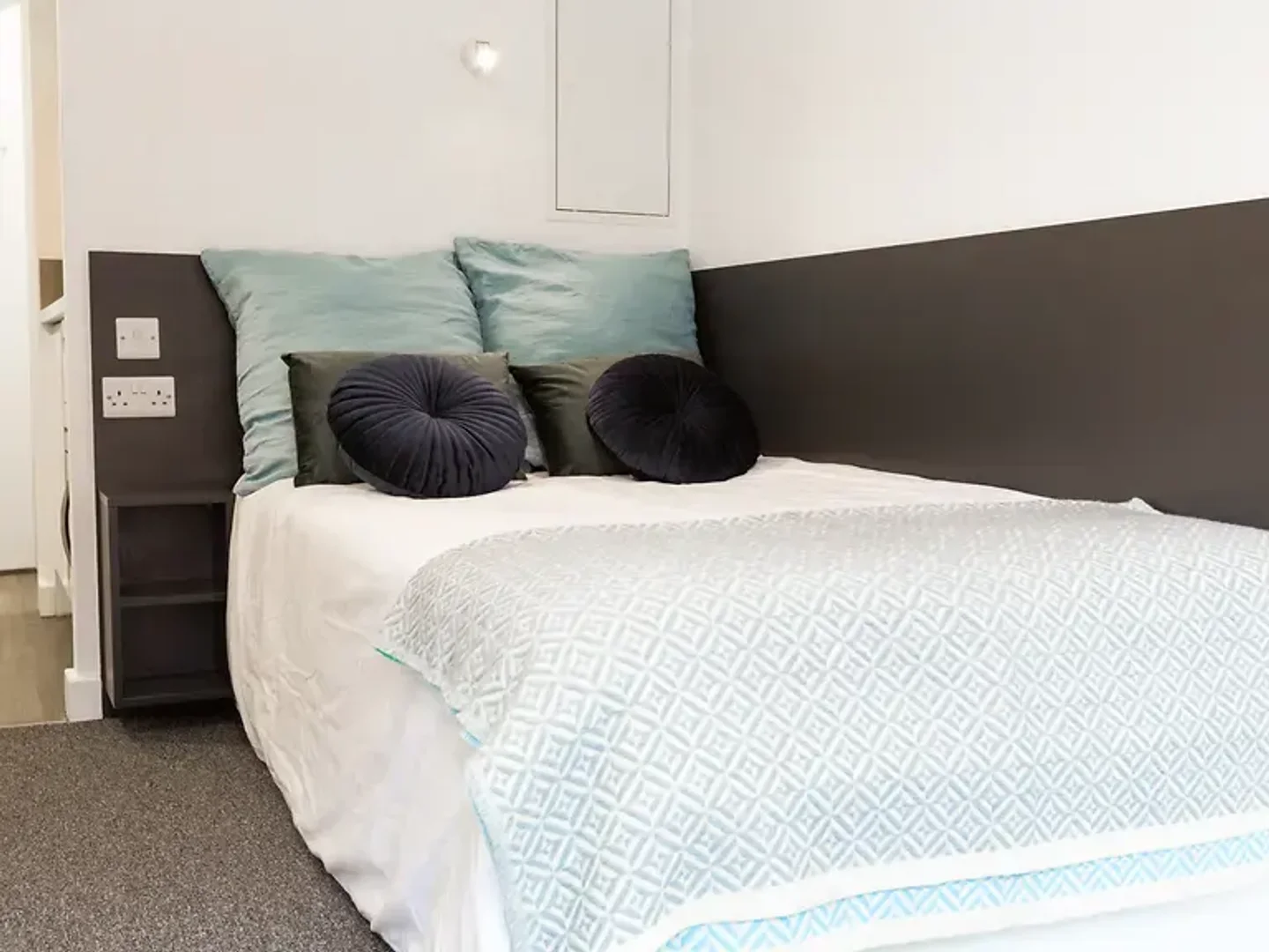 Praktisches Studio in , das auf die Bedürfnisse von Studenten zugeschnitten ist
