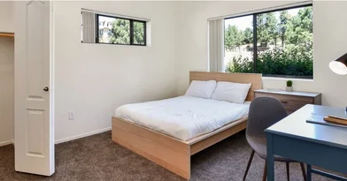 Alojamiento entero en 997 E Pine Knoll Dr, Flagstaff, AZ 86001, United States  , imagen 1 de 10