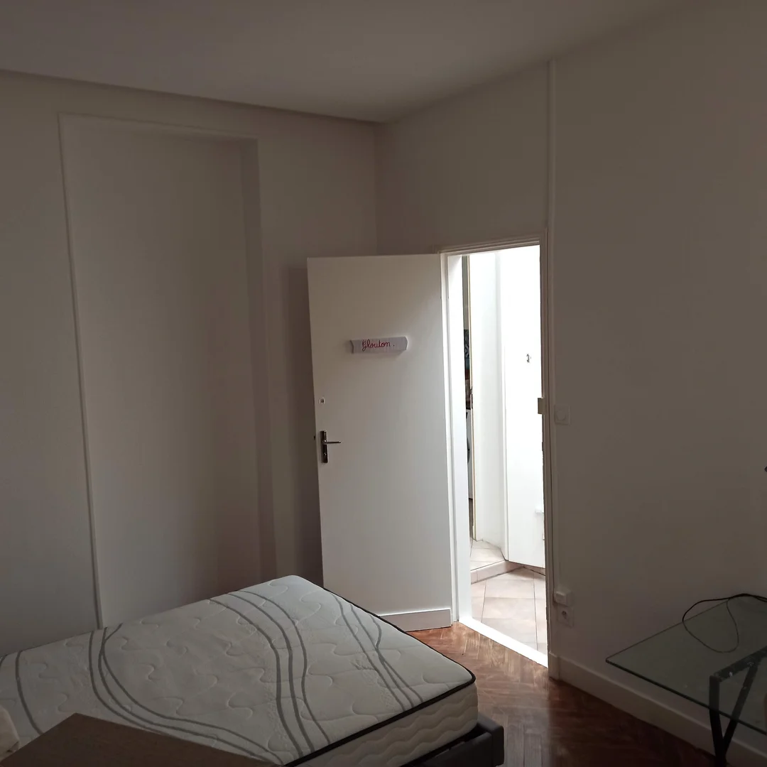 Funktionelles Studentenzimmer perfekt zum Studieren in 