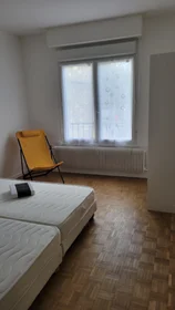 Apartamento inteiro em Rue Clovis Hugues, imagem 13 de 15