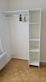 Gesamte Unterkunft in der Rue Clovis Hugues, bild 14 von 15