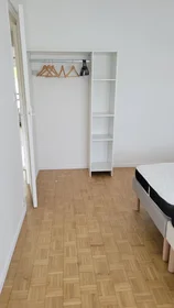 Gesamte Unterkunft in der Rue Clovis Hugues, bild 10 von 15