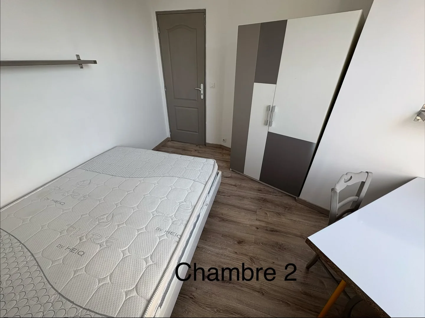 Quarto de estudante funcional perfeito para estudar em 