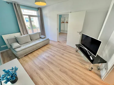 Logement entier à Reichstraße, image 1 de 10