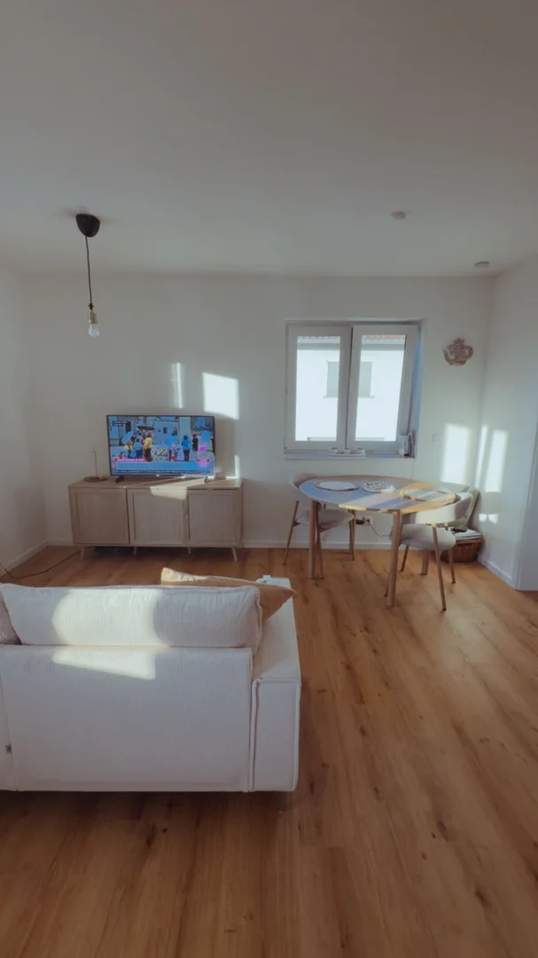 Habitación asequible para estudiantes con buena iluminación en 