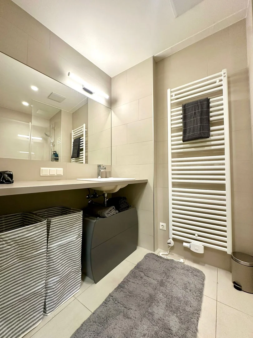 Convenient studio apartment for student living in 