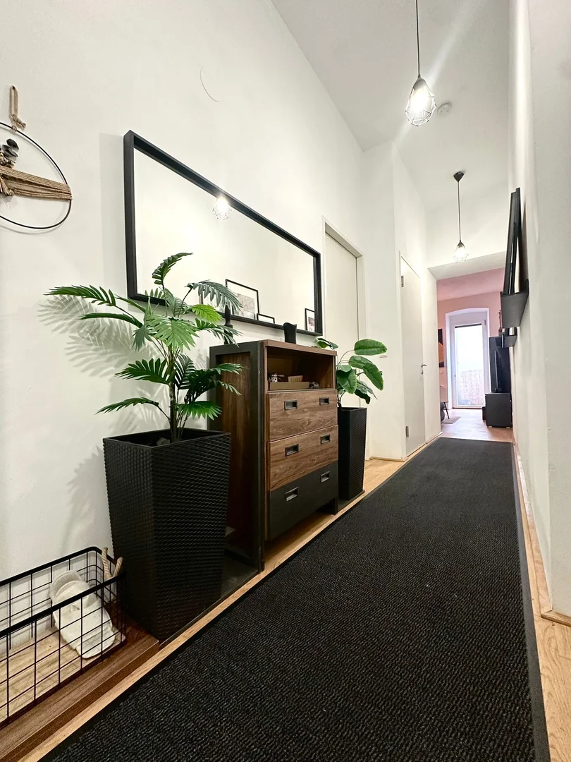Student-friendly studio with excellent transport links in 