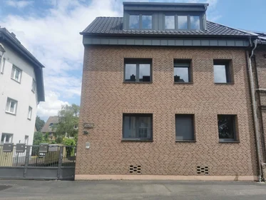 Stanza privata in Gensemer Straße, immagine 1 di 10