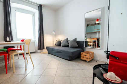 Apartamento inteiro em Via della Guardia, imagem 2 de 24