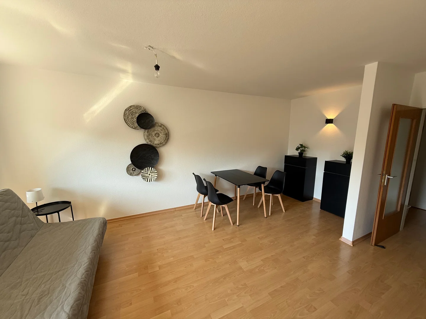 Chambre confortable pour étudiants disponible dans 