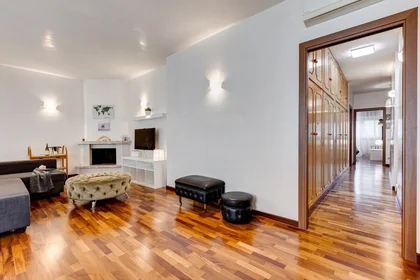 Chambre privée à Via Spinoza, image 1 de 10