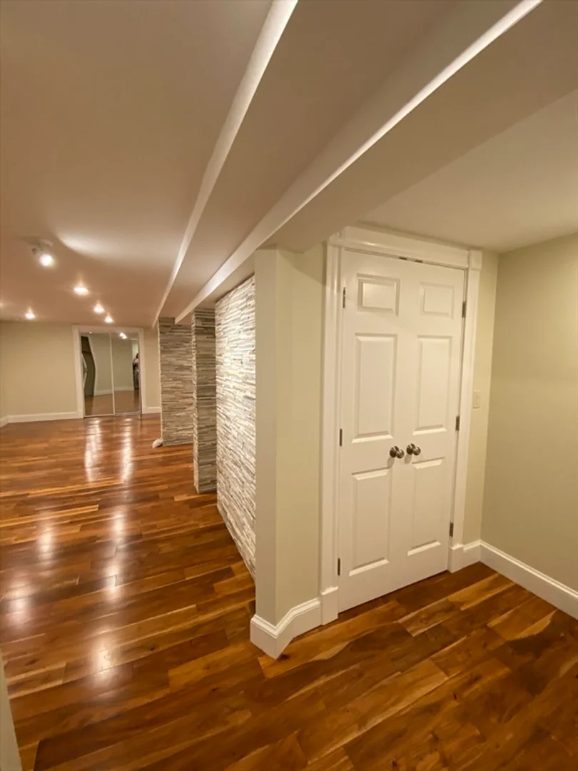 16, Crescent Ave., Unit B, Dorchester, Boston, MA, 02125
