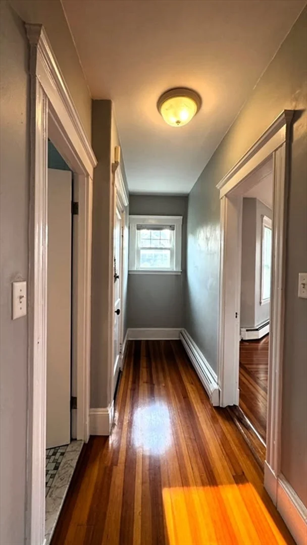 114, Fayerweather St., Unit 2, West Cambridge, Cambridge, MA, 02138