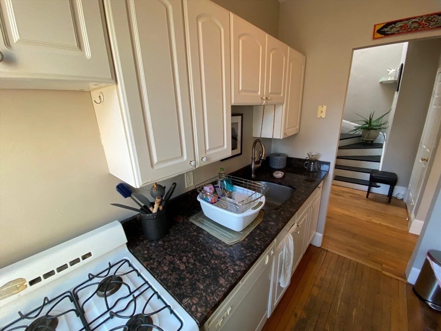 26, Myrtle St., Unit 12A, Beacon Hill, Boston, MA, 02114