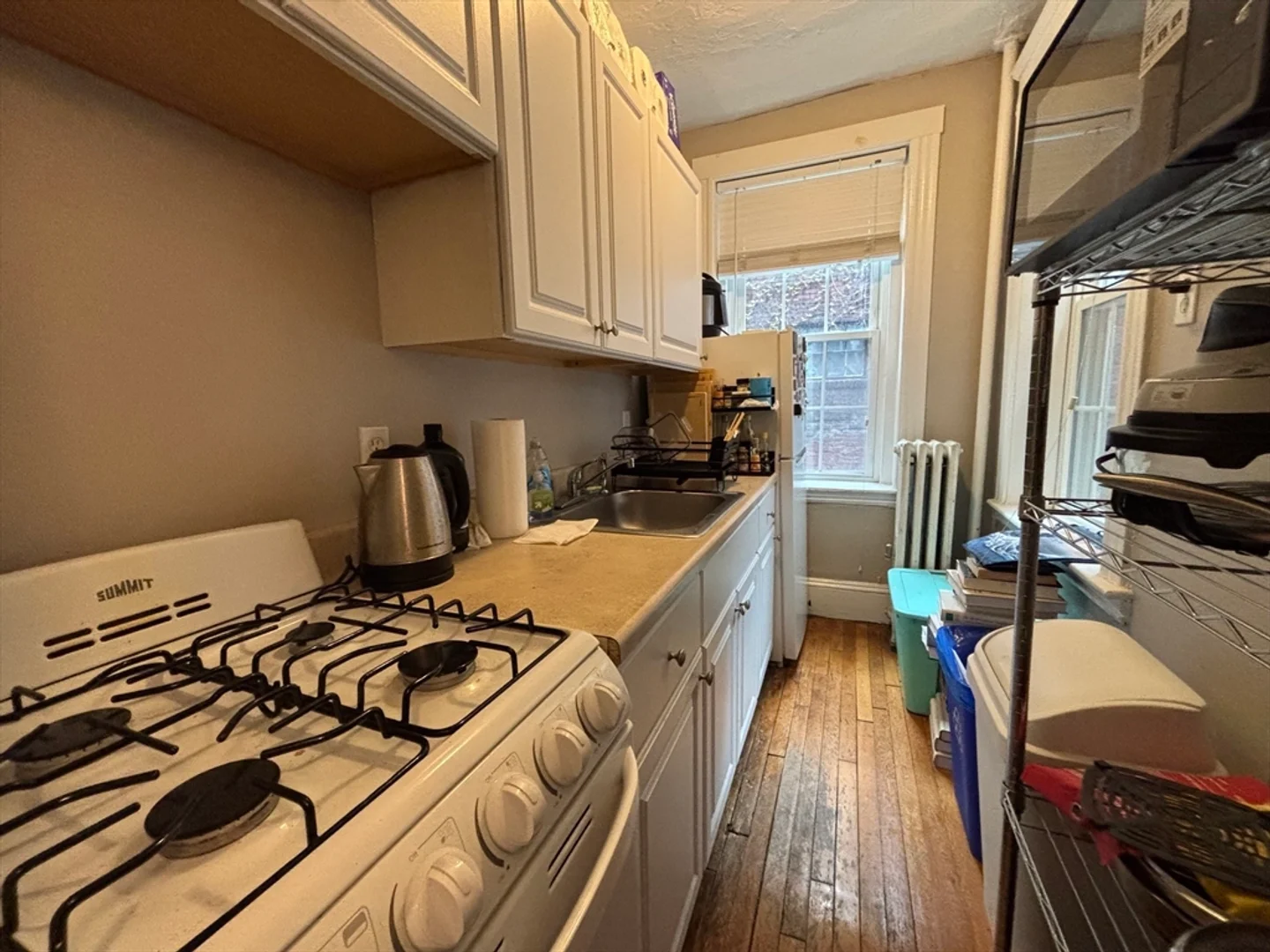Minimalist student studio in  with efficient layout