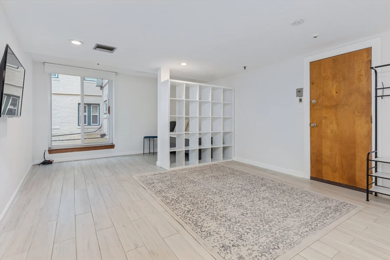 1427, Commonwealth Ave., Unit 102, Brighton, Boston, MA, 02135