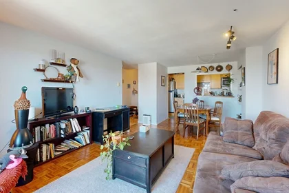 Gesamte Unterkunft im Wohnheim in der 2353, Massachusetts, Unit 93, North Cambridge, Cambridge, MA, 02140, bild 18 von 27