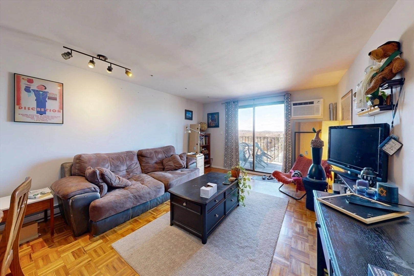 2353, Massachusetts, Unit 93, North Cambridge, Cambridge, MA, 02140