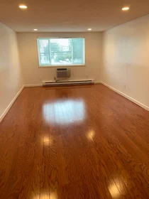 Gesamte Unterkunft im Wohnheim in der 94, Beacon St., Unit 14, Inman Square, Somerville, MA, 02143, bild 4 von 16