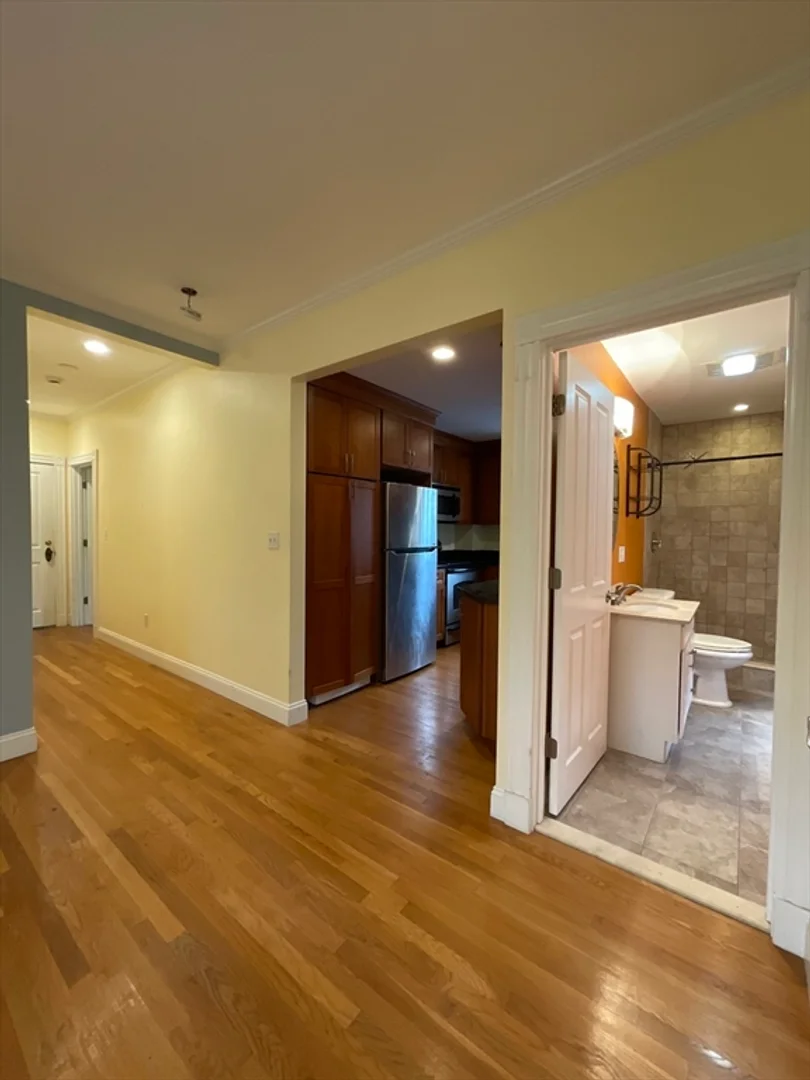 55, Magazine St., Unit 29, Central Square, Cambridge, MA, 02139