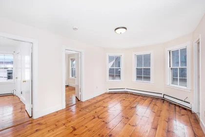 Logement entier en résidence à 12, Kilby St., Unit 2L, Union Square, Somerville, MA, 02143, image 17 de 17