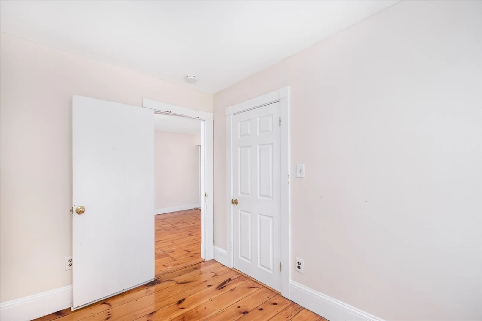 12, Kilby St., Unit 2L, Union Square, Somerville, MA, 02143