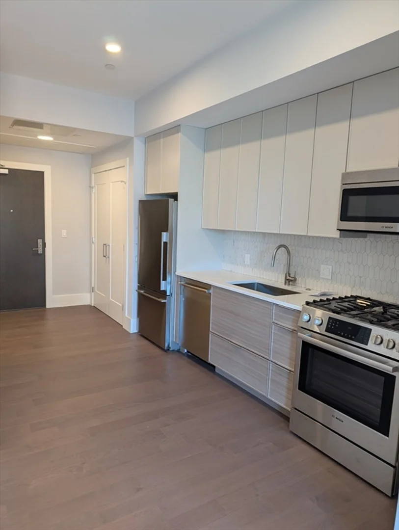 3193, Washington St., Unit PH6, Jamaica Plain, Boston, MA, 02130
