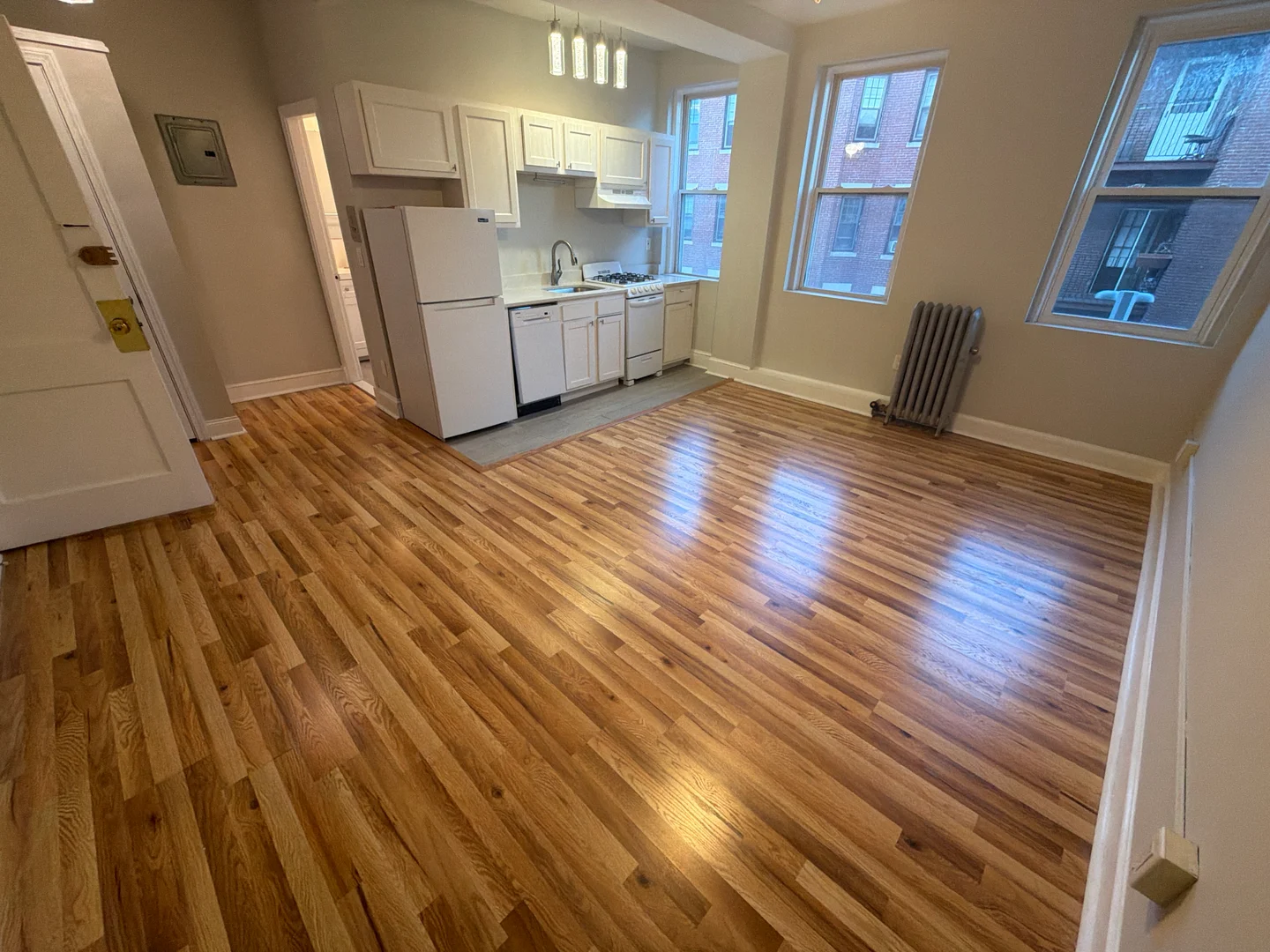 Student-friendly studio with excellent transport links in 