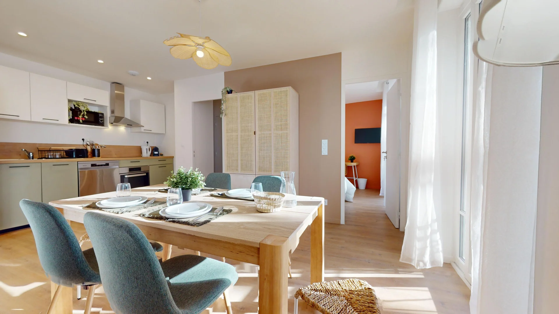 Chambre confortable pour étudiants disponible dans 