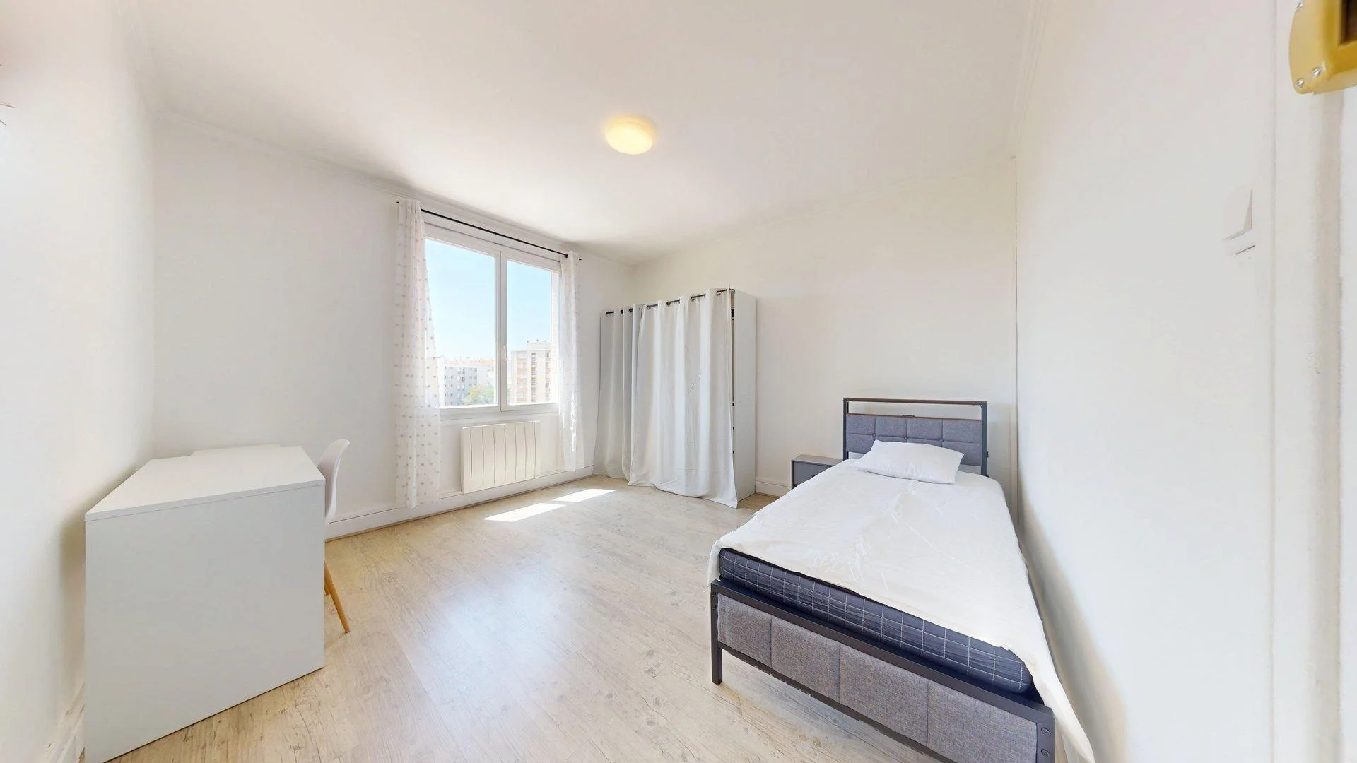 Comfortable and spacious student room in