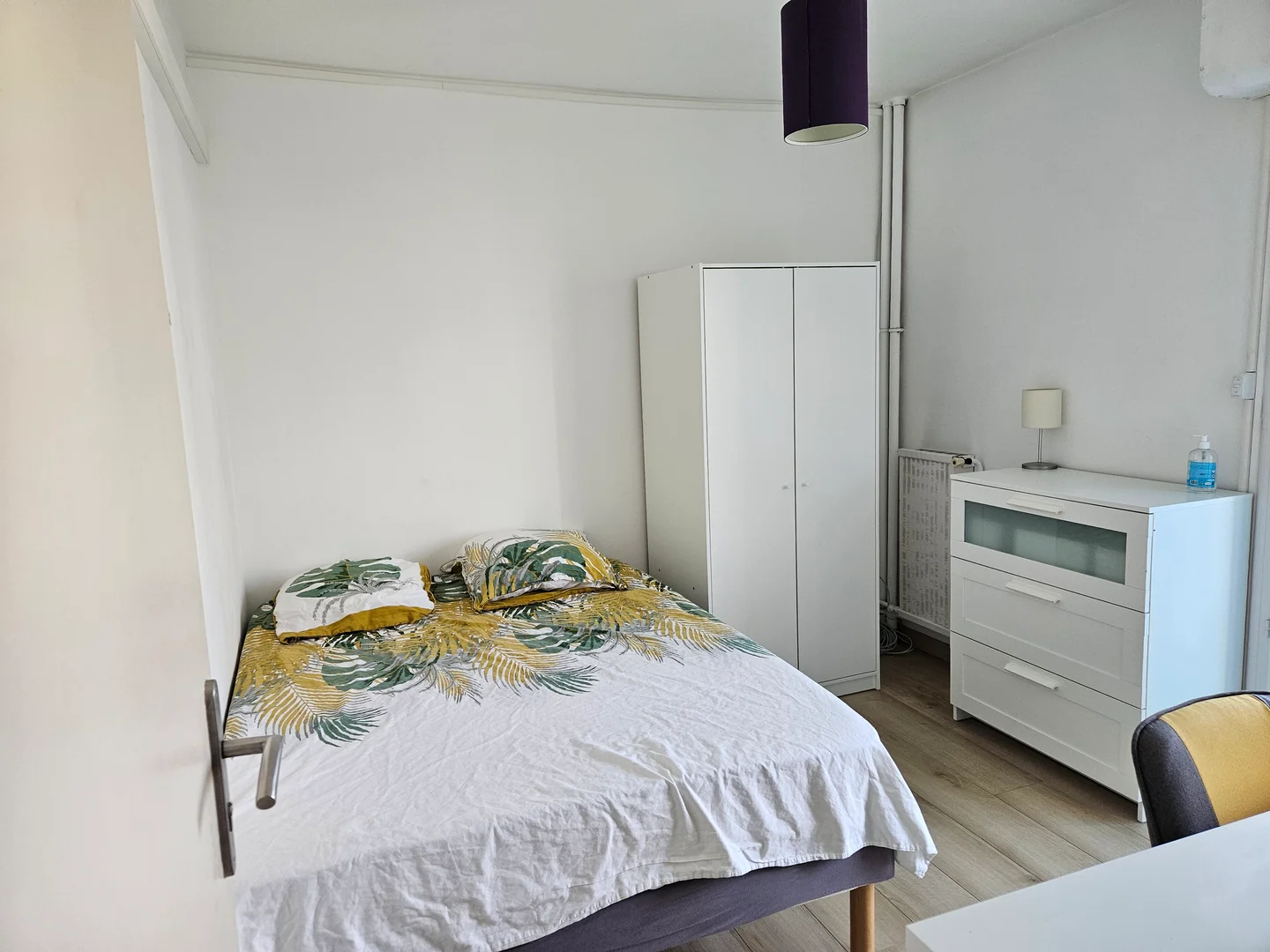 Minimalistisches Studentenstudio in  mit effizientem Grundriss