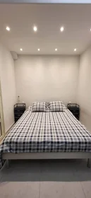Studio at Avenue Louis Gallet, image 14 of 16
