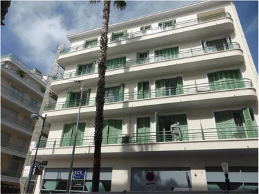 Studio at Avenue Louis Gallet, image 9 of 16