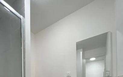 Studio at Rue de Rome, image 6 of 9