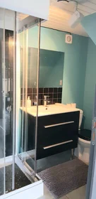 Studio in der Chemin de Charpenas, 30540 Nîmes, bild 9 von 13