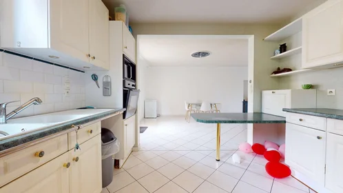 Chambre privée à 51 Rue Barra, image 10 de 26