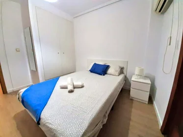 Özel oda konumu C. de Jorge Juan, 46100 Burjassot, Valencia, Spain, 3 30 görüntüsü
