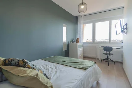 Chambre privée à 27 Pl. Jules Grandclément, 69100 Villeurbanne, France, image 1 de 11