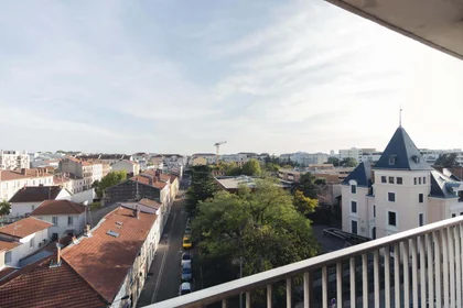 Chambre privée à 27 Pl. Jules Grandclément, 69100 Villeurbanne, France, image 7 de 11