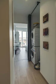 Chambre privée à 27 Pl. Jules Grandclément, 69100 Villeurbanne, France, image 8 de 11