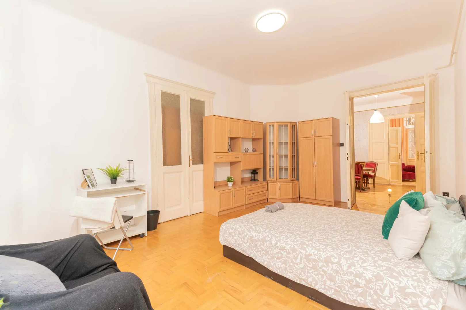 Budget-friendly student room close to campus in 