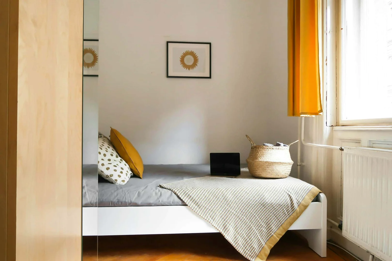Economical student room with convenient location in 