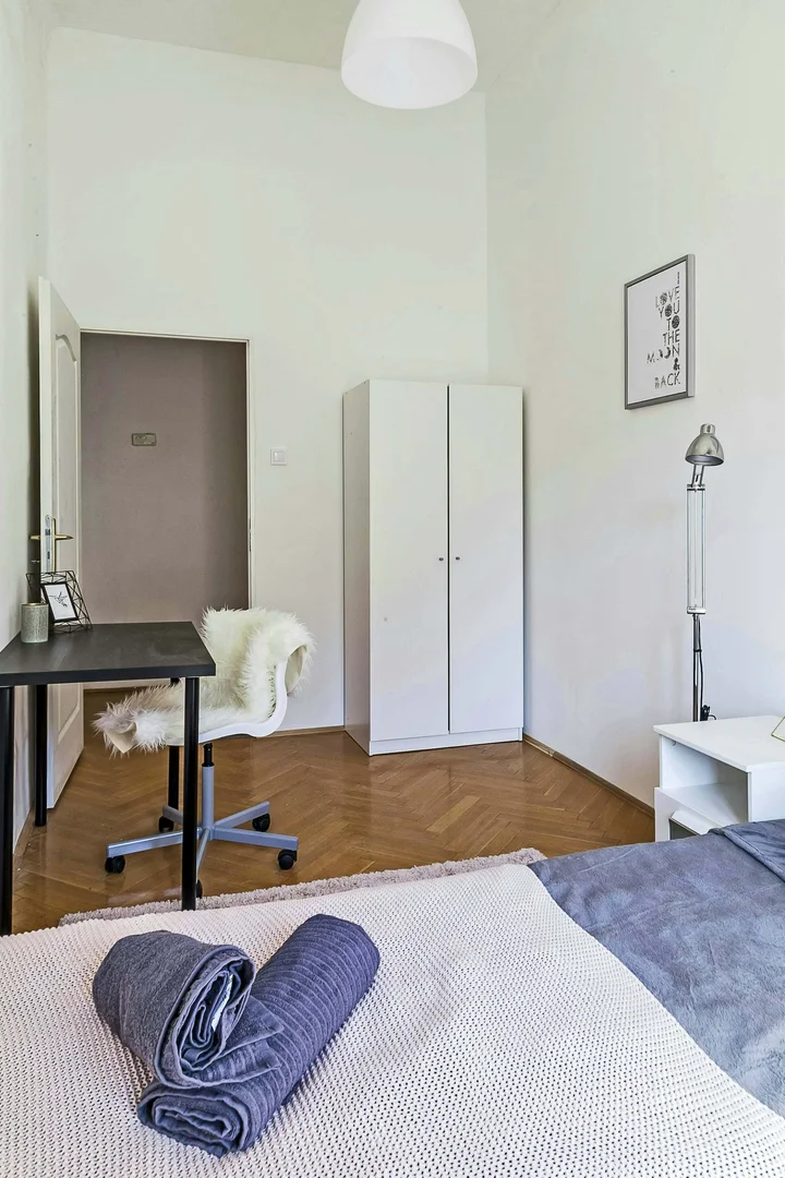 Quarto amigo do estudante em com comodidades modernas