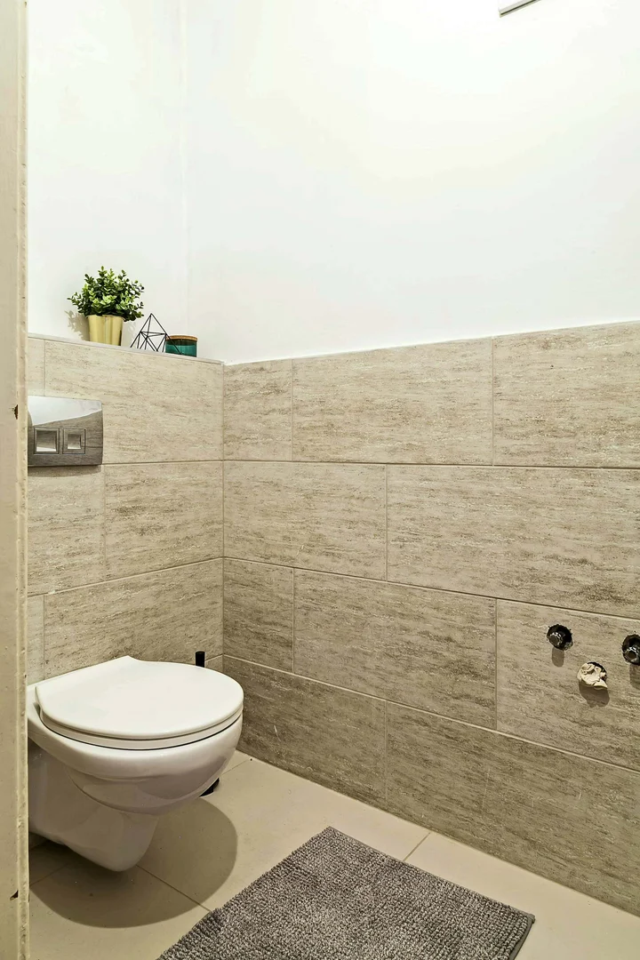 Quarto de estudante económico com localização conveniente em 