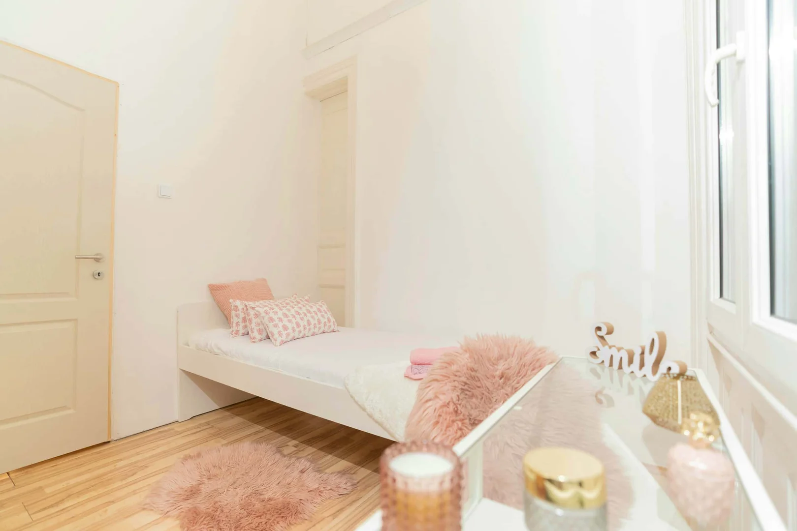 Quarto de estudante funcional perfeito para estudar em