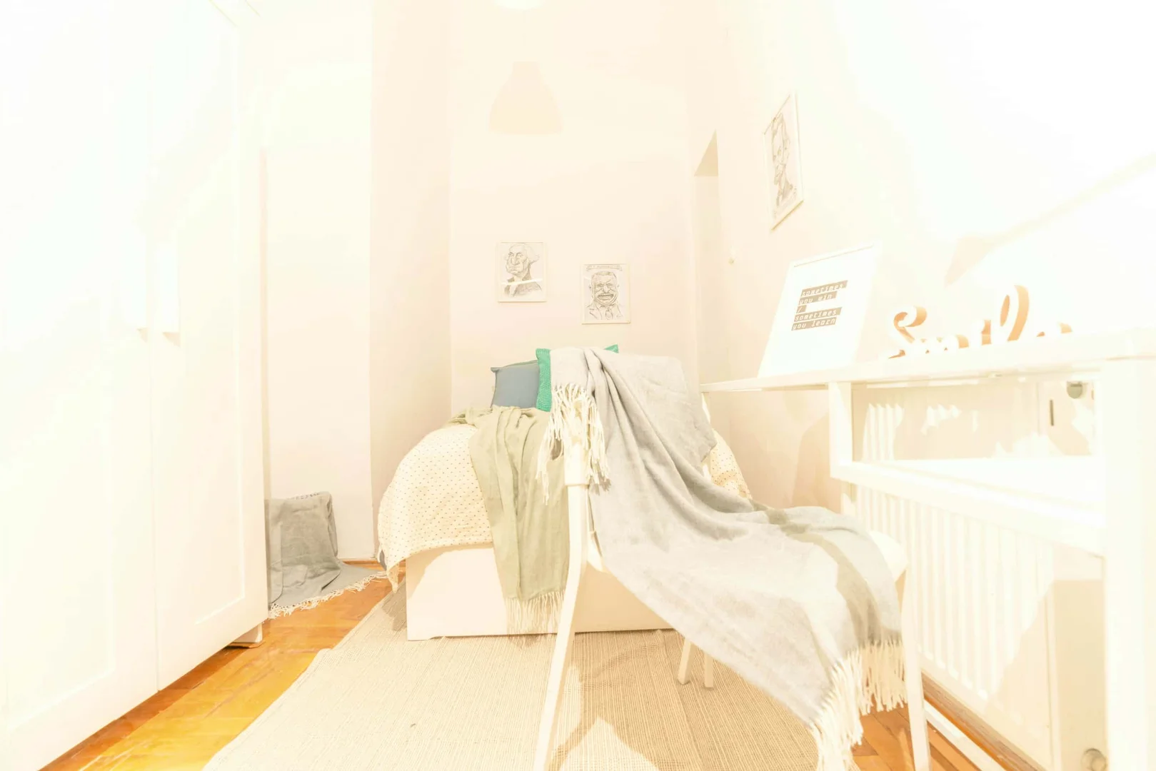 Room for rent in student apartment in , fully furnished