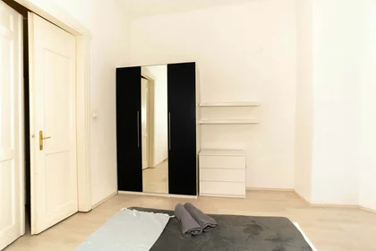 Özel oda konumu Budapest, Nefelejcs u. 42-em /2, 1078 Hungary, 11 29 görüntüsü