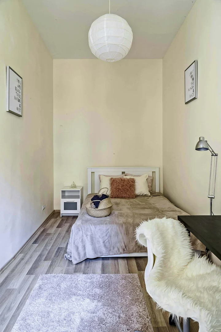 Quarto de estudante funcional perfeito para estudar em