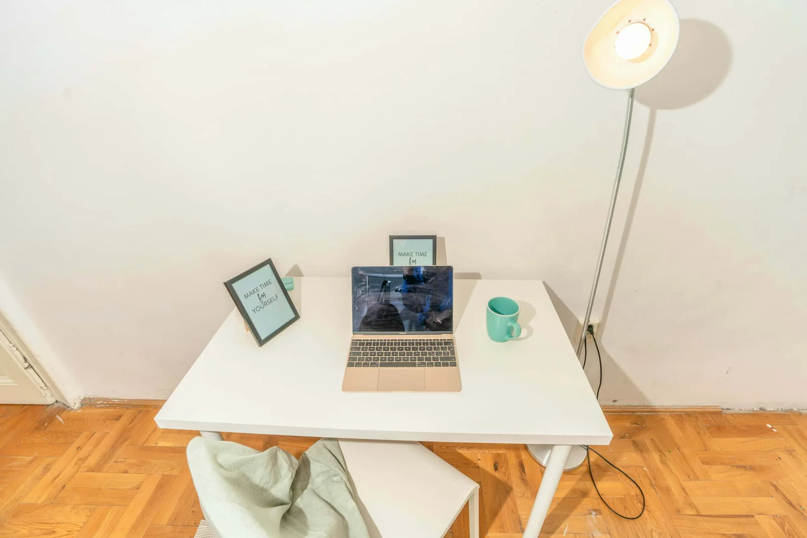 Bright and airy student room with easy university access in